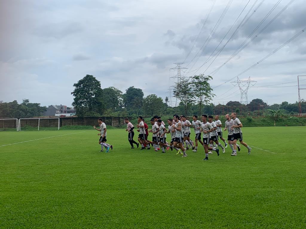 Persija Jakarta Kembali Gelar Latihan, Enam Pemain Absen Termasuk Ondrej Kudela