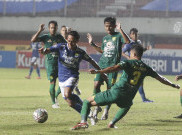Dibantai Persebaya, Robert Alberts Sebut Pertahanan Persib Kocar-kacir