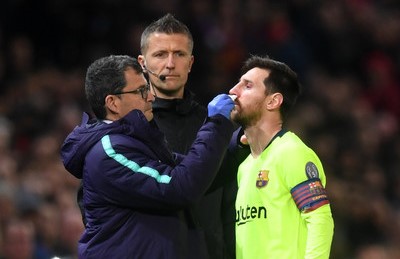 Chris Smalling Klaim Lionel Messi Sudah Memaafkannya