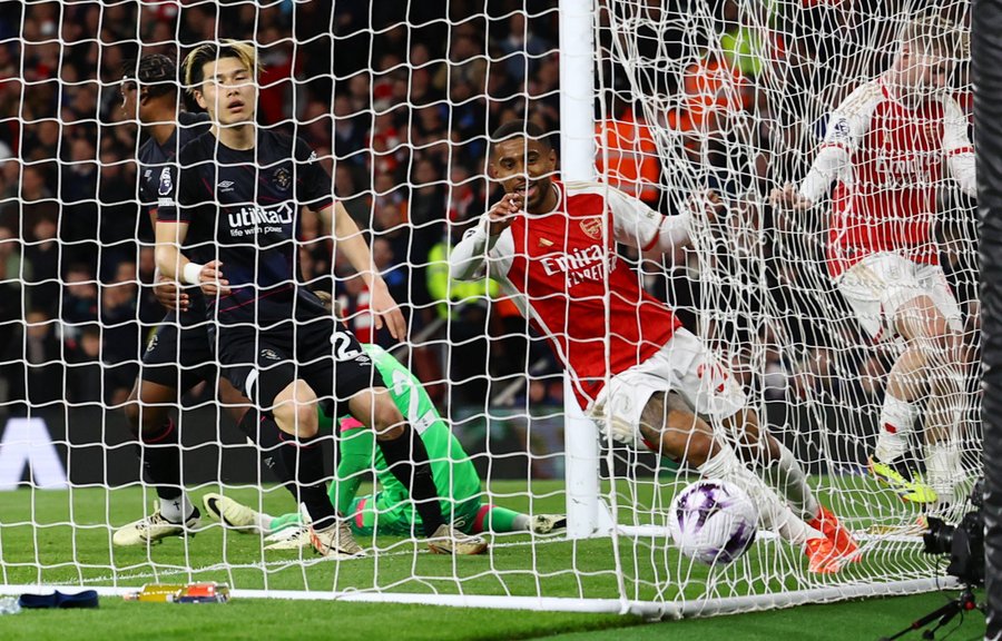 Hasil Premier League: Arsenal Geser Liverpool, Man City Gilas Aston Villa