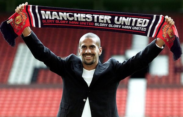 5 Pemain yang Membuat Dosa Besar dengan Gabung Manchester United
