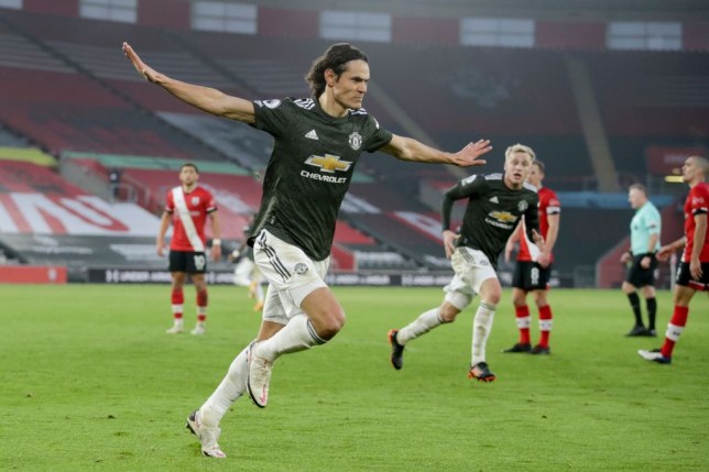 Pimpin Comeback MU, Cavani Duplikat Aksi Solskjaer dan Van Persie