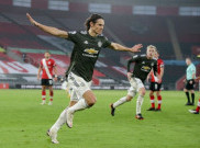 Pimpin Comeback MU, Cavani Duplikat Aksi Solskjaer dan Van Persie