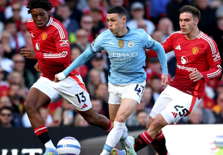 Fans Manchester United Hina Ibu Phil Foden, Pep Guardiola: Tidak Berkelas