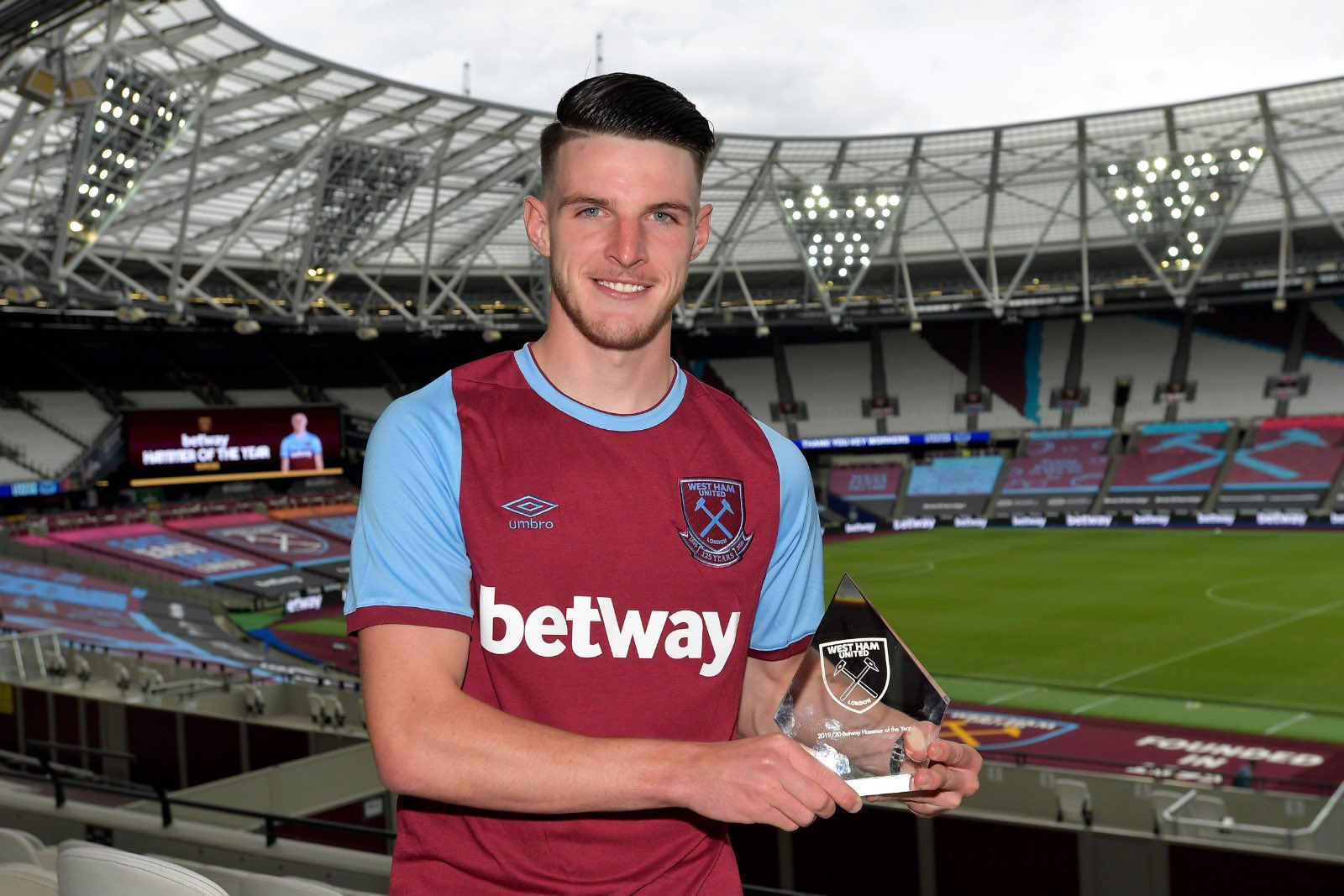 Duit Masih Banyak, Chelsea Persiapkan Dana Transfer Declan Rice