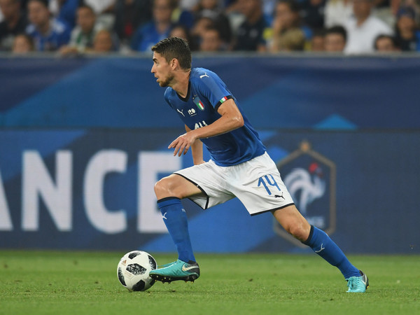 Tolak Tawaran Manchester City, Napoli Dapat Ancaman dari Jorginho