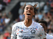 Manchester United Gigit Jari, Leny Yoro Lebih Pilih Gabung Madrid