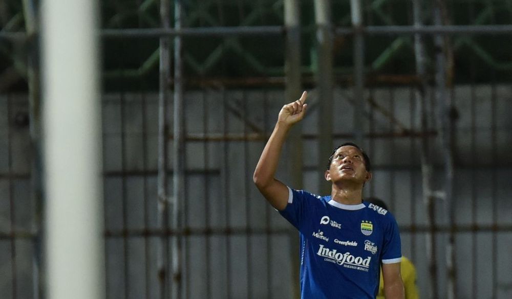 Adam Alis Bagikan Tips Bisa Bersaing dengan Thom Haye hingga Luciano Guaycochea