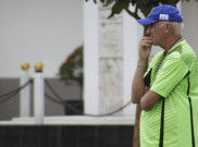 Ezechiel N'Douassel Dihukum, Pelatih Persib Bandung Semakin Geram Putusan Komdis PSSI