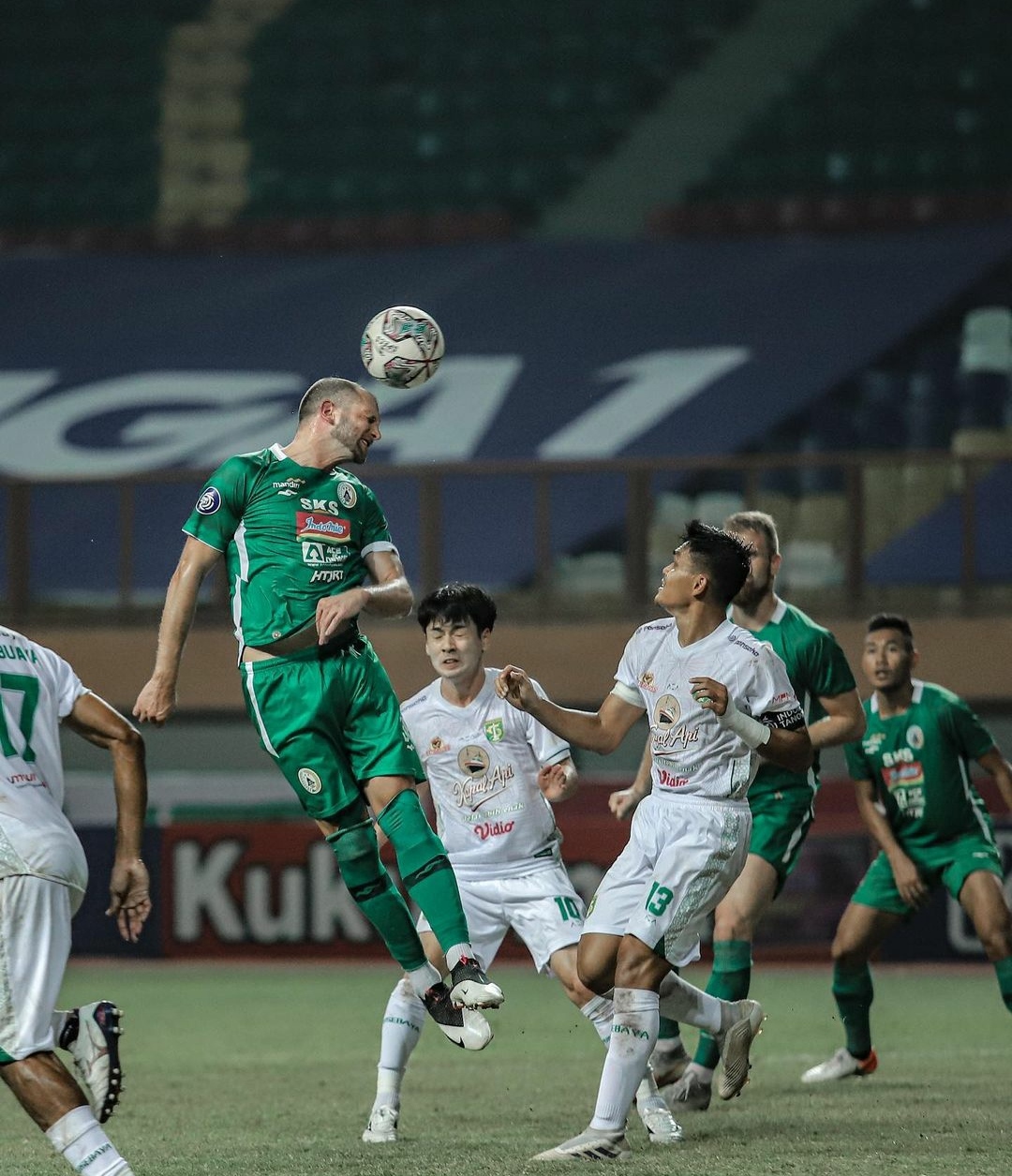 Hasil Liga 1: Persebaya Bantai PSS, Bhayangkara FC Menang, PSIS Imbang