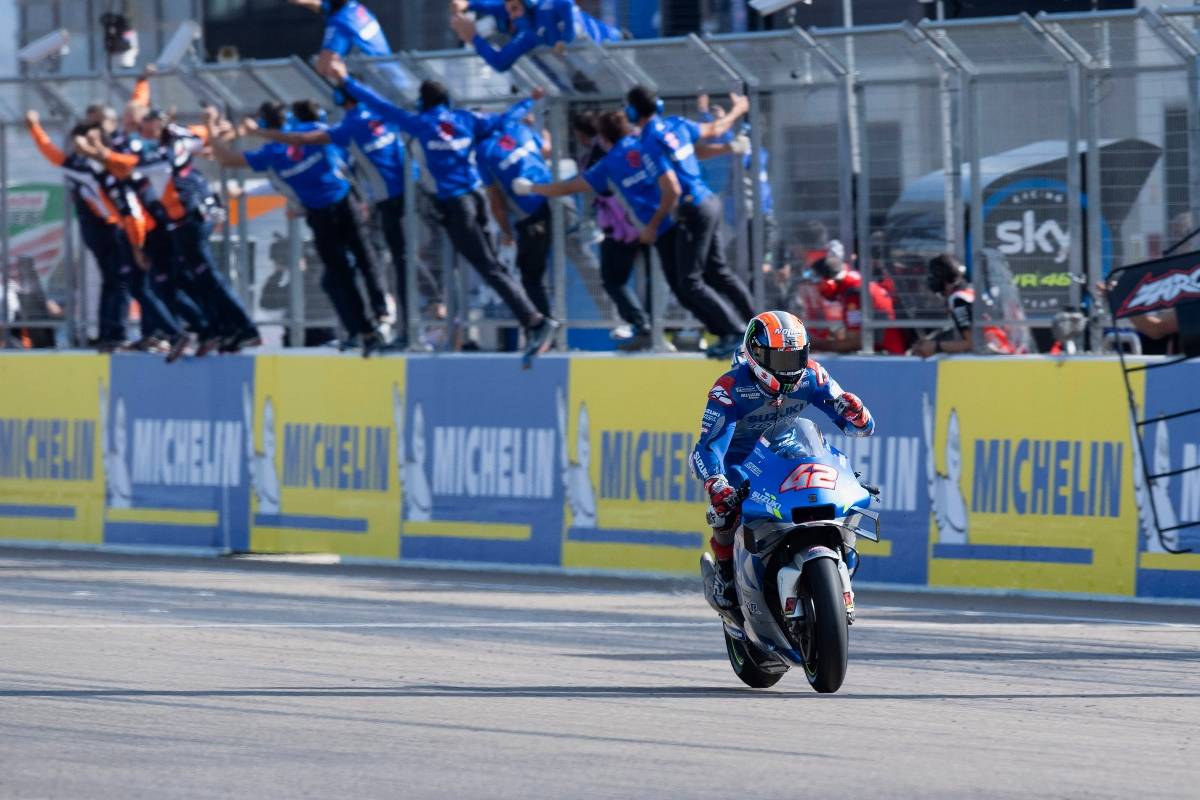 Alex Rins Geram dengan Komentar Casey Stoner