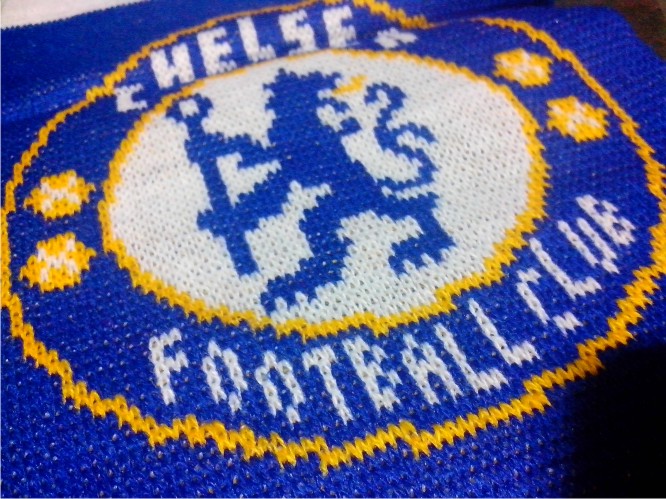 Chelsea Melarang Penjualan Syal Dicampur dengan Logo Klub Lain