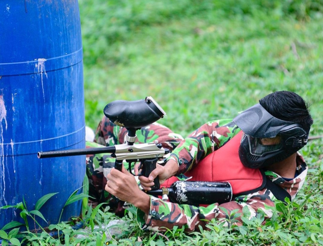 Usir Kejenuhan Tanpa Kompetisi, Persib Bermain Paintball