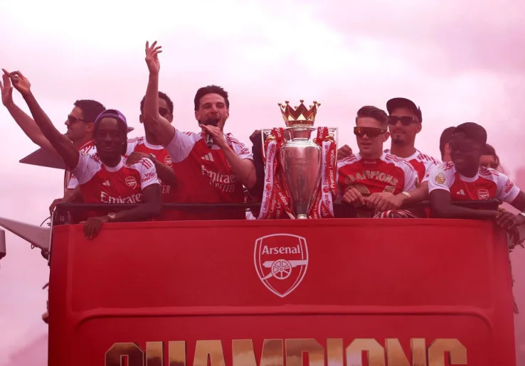 Dari Pemburu Menjadi yang Diburu, Arsenal Kini Bertarung Pertahankan Titel Premier League