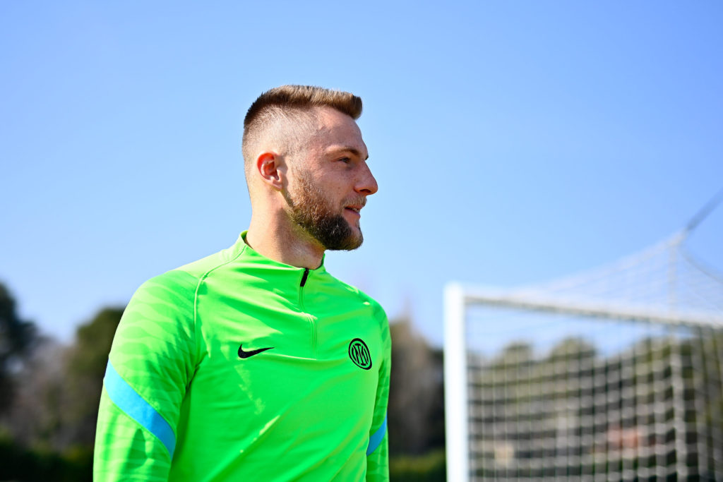 Masih Diburu PSG, Inter Milan Ngotot Pertahankan Milan Skriniar