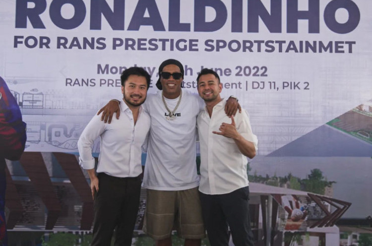 Datang ke Indonesia, Ronaldinho Dibuat ‘Auto Glowing’