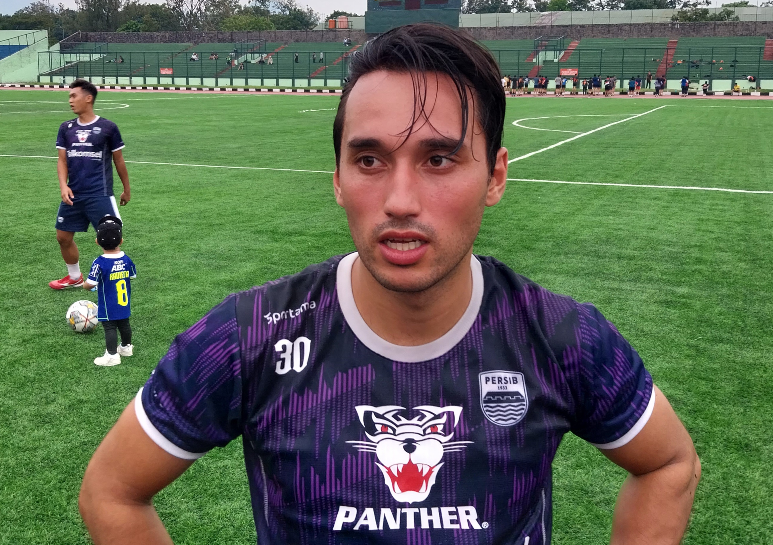 Sempat Terganggu Kesehatan, Ezra Walian Pulih Jelang Lawan Bali United