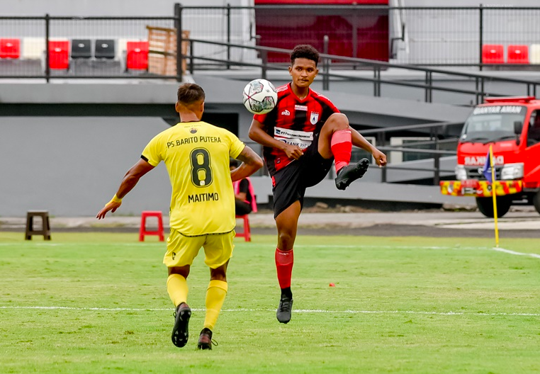 Lalui Negosiasi Alot dan Butuh Dua Pekan untuk Persib Dapatkan David Rumakiek