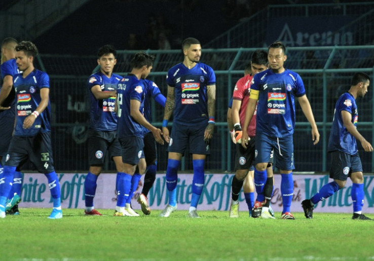 Bek Arema FC Agil Munawar Segera Tandai Kembalinya ke Lapangan Hijau dengan Hal Spesial