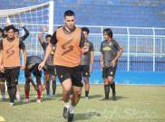Bekerja Profesional, Arema FC Apresiasi Agen Elias Alderete yang Juga Putra Mario Gomez