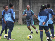 Rully Nere Resmi Ditunjuk Jadi Pelatih Timnas Wanita Indonesia