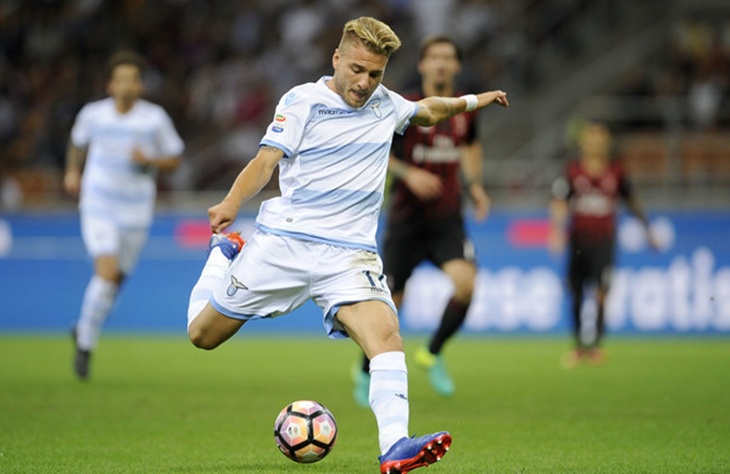 Dilirik Chelsea, Immobile Tertawa