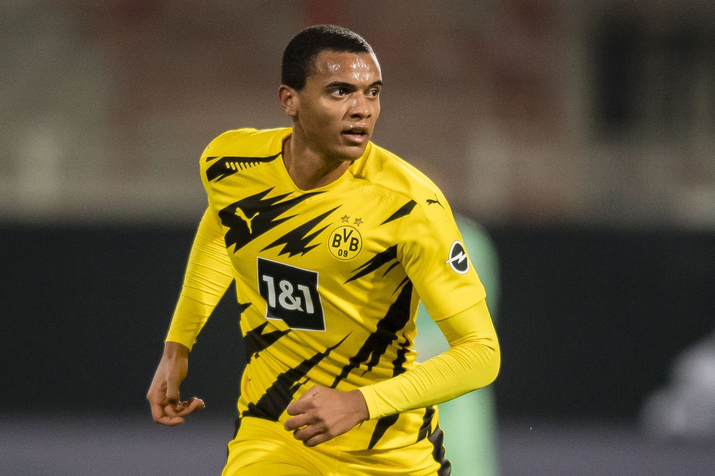 Lini Belakang Bermasalah, Manchester United Targetkan Manuel Akanji