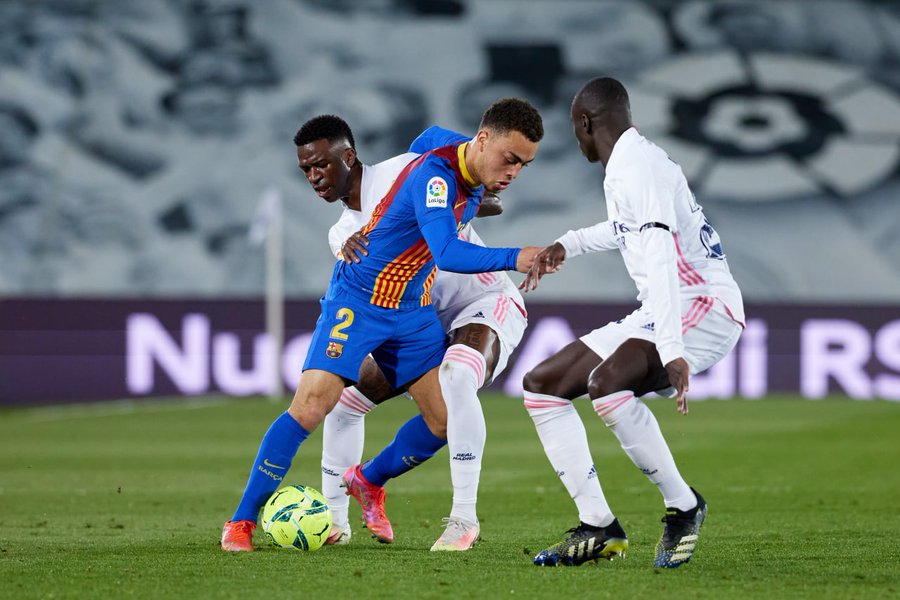 Barcelona Ditekuk Madrid, Ronald Koeman Jadikan Wasit Kambing Hitam