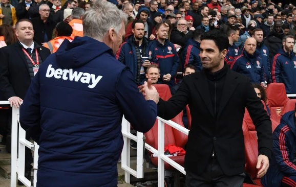 Kontak Langsung dengan Mikel Arteta, David Moyes Isolasi Diri