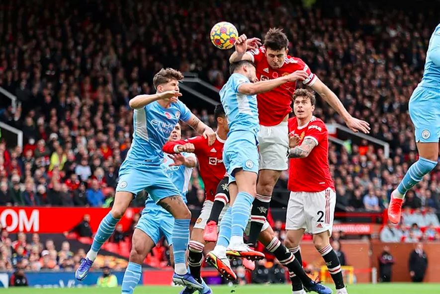 Adu Mahal Pemain Jelang Derby Manchester