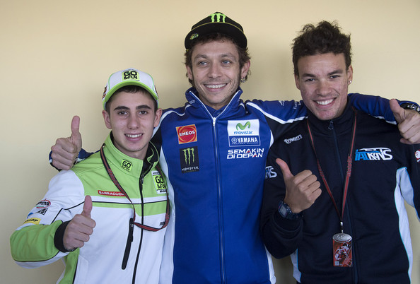Penyebab Valentino Rossi Senang Sekaligus Khawatir dengan Dua Pembalap Didikannya