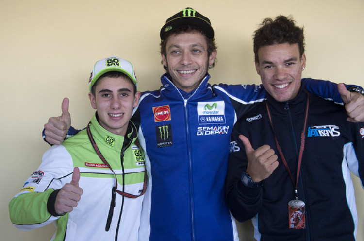 Penyebab Valentino Rossi Senang Sekaligus Khawatir dengan Dua Pembalap Didikannya