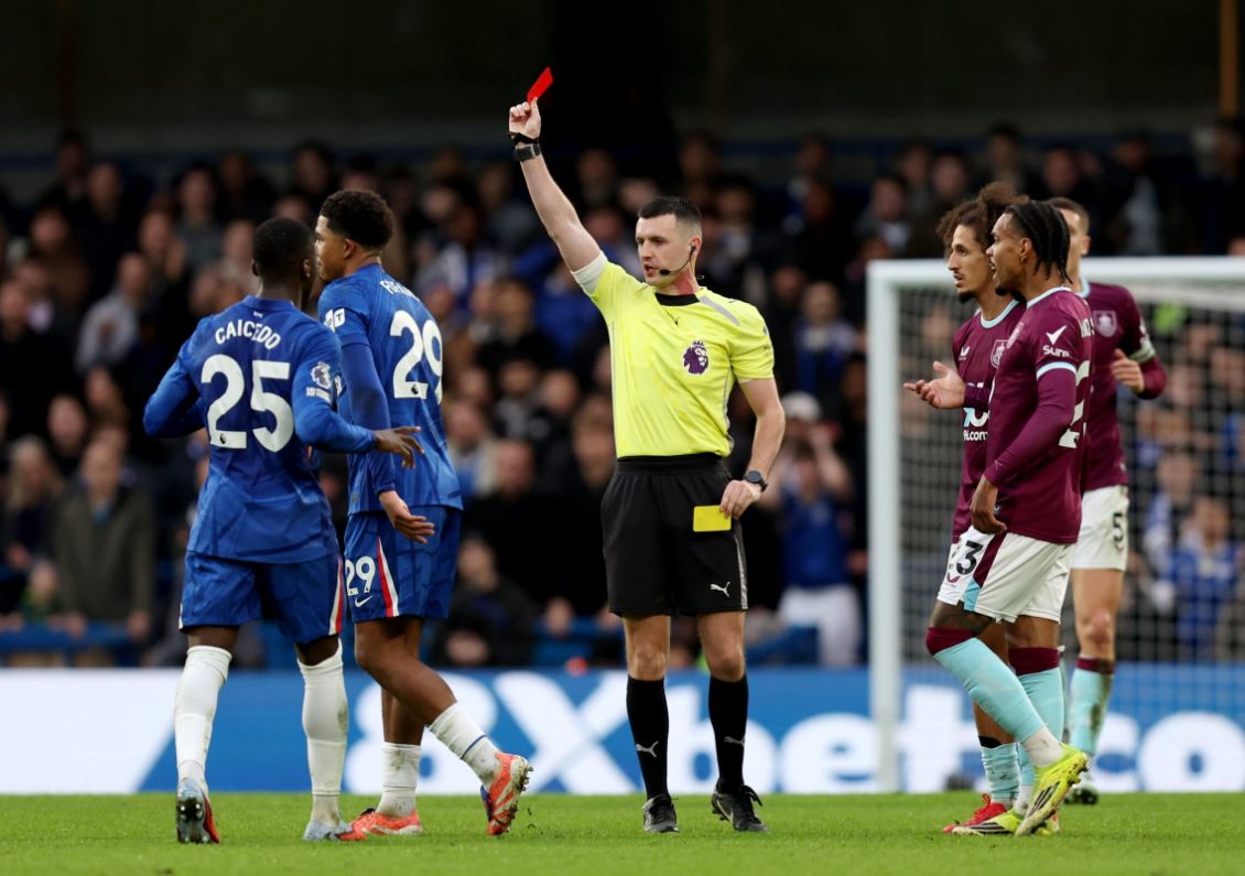 Chelsea dan Isu Indisipliner, Delapan Pemain Menerima Kartu Merah Musim Ini