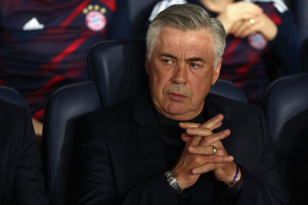 Carlo Ancelotti Merapat ke Napoli