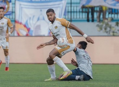 Hasil Liga 1: Dewa United FC Curi Poin di Kandang PSIS, Persita Vs Persebaya Imbang