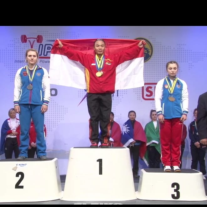 Lifter Indonesia Rebut Gelar Juara Dunia Angkat Berat