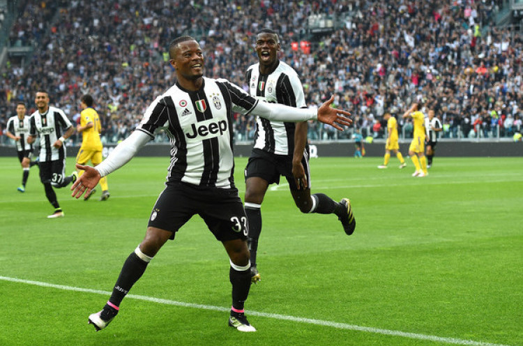 Agen Bantah Patrice Evra Ingin Kembali ke Juventus