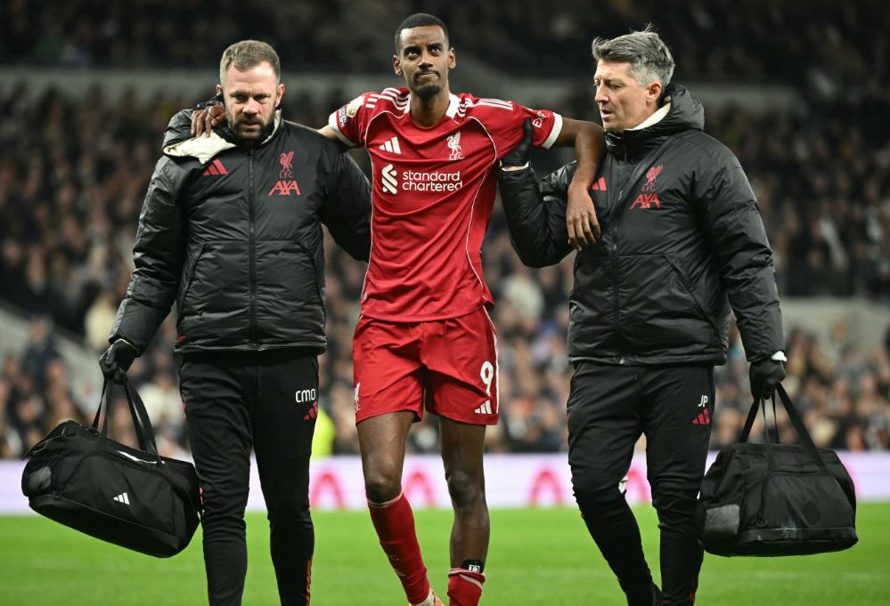 Cedera Parah, Alexander Isak Berpotensi Absen Lama Bela Liverpool