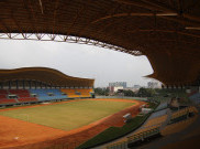 Stadion Patriot Bekasi Ditumbuhi Gulma Jelang PON