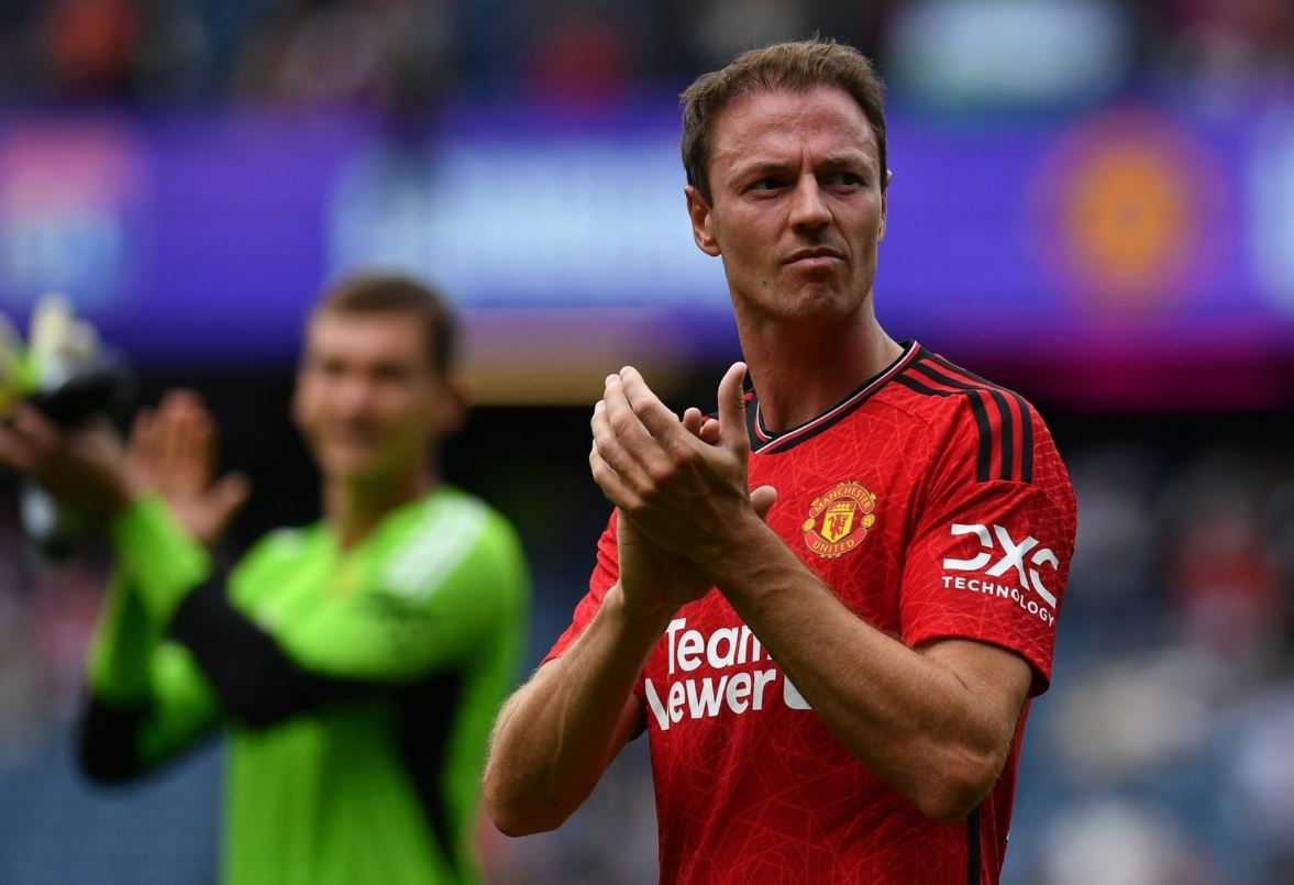 Kontra Wrexham, Jonny Evans Pimpin Skuad Muda Manchester United