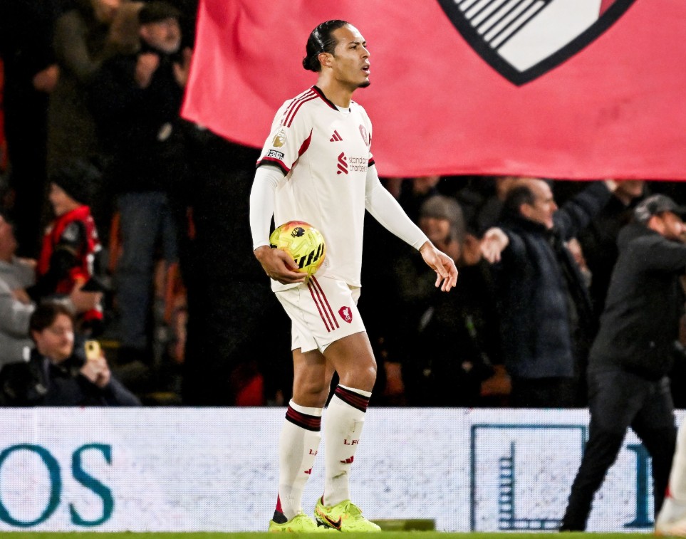 Liverpool Kalah, Virgil van Dijk 'Salahkan' Angin