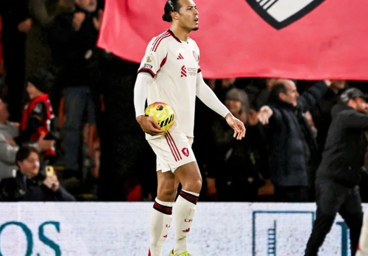 Liverpool Kalah, Virgil van Dijk 'Salahkan' Angin