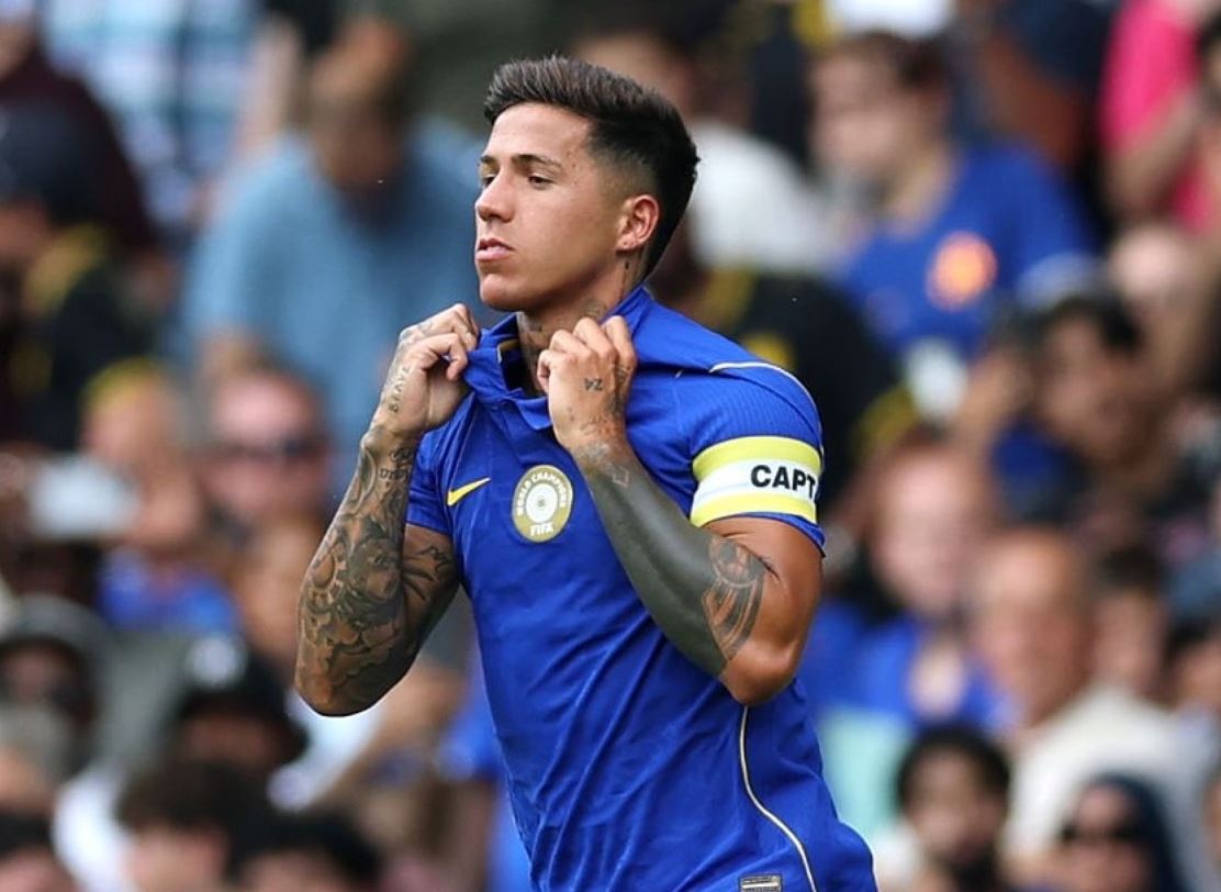 Siulan dan Tepuk Tangan untuk Enzo Fernandez di Stamford Bridge
