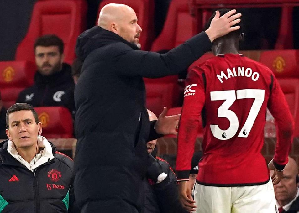 Erik Ten Hag Bertahan Latih Manchester United Kobbie Mainoo Lega