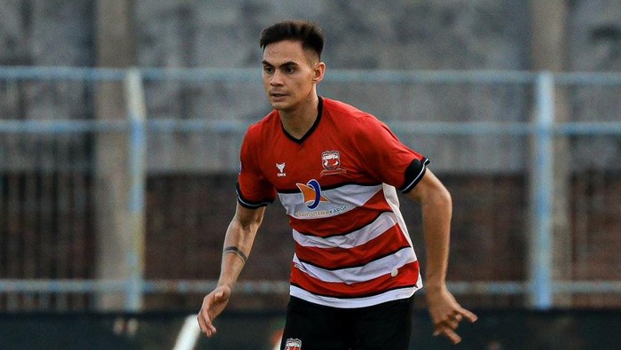 Madura United Coret Pemain Timnas Filipina Menantunya Cristian Gonzales