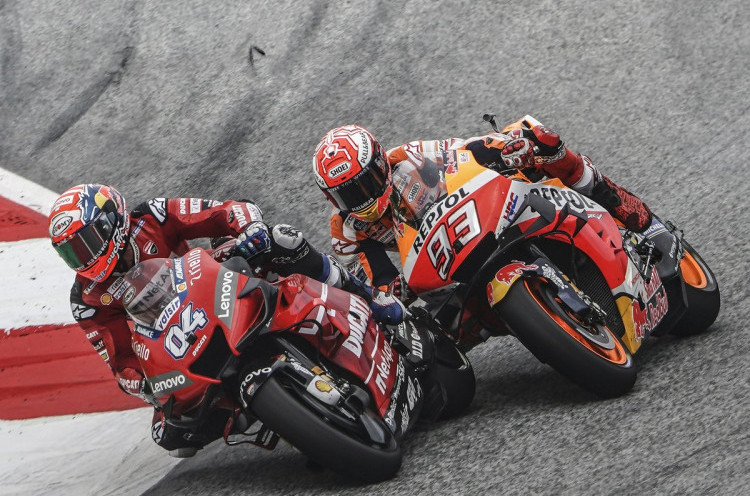Rossi Puji Dovizioso, tapi Aksi Menyalip Marquez di Tikungan Terakhir Bukan yang Terbaik