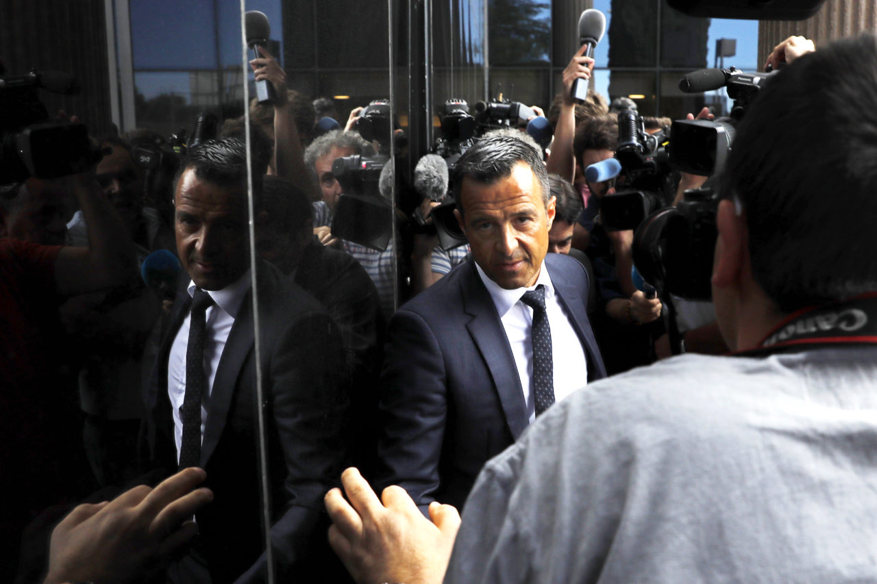 Sibuknya Jorge Mendes Cari Klub Baru Cristiano Ronaldo