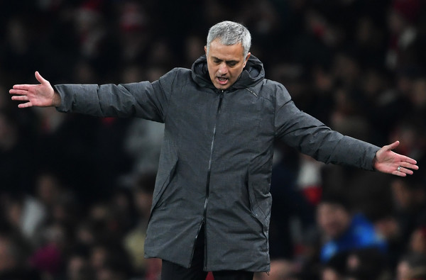 Mourinho Akan Memarkir Bus dalam Derby Manchester