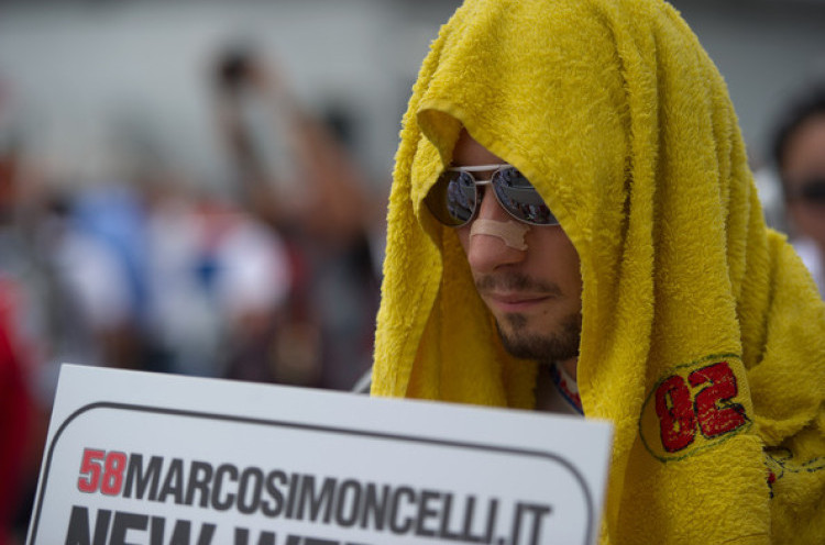 Nostalgia - Marco Simoncelli Wafat di Sepang Setelah Terlindas Colin Edwards dan Valentino Rossi  