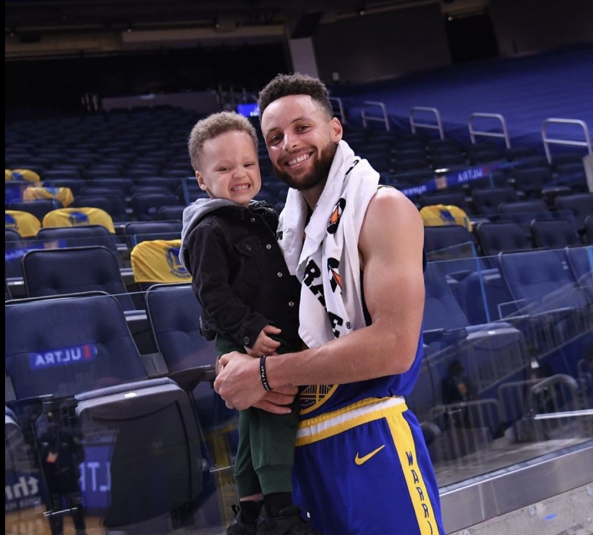 Hadiah Ulang Tahun, Stephen Curry Dapat Sepatu Hasil Desain Anaknya